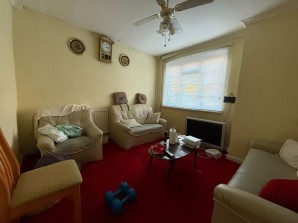 Property for Auction in London - 236 Belswains Lane, Hemel Hempstead, Hertfordshire
