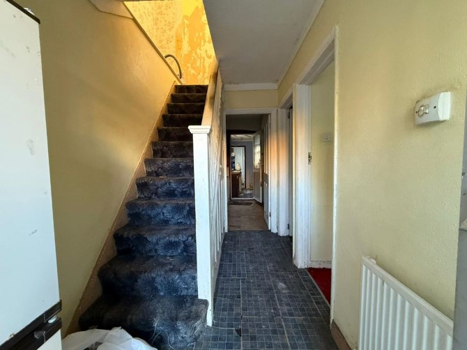 Property for Auction in London - 236 Belswains Lane, Hemel Hempstead, Hertfordshire
