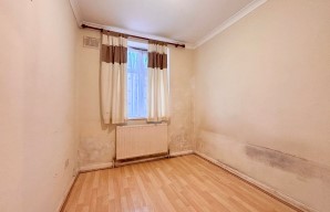 Property for Auction in London - 8 Parkwood Flats, Oakleigh Road North, Whetstone, London