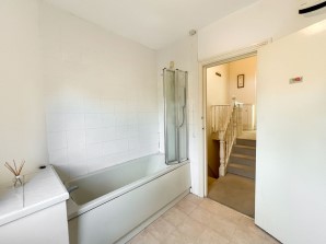 Property for Auction in London - Top Floor Flat, 69 Lorna Road, Hove, East Sussex