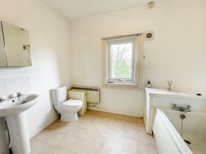Property for Auction in London - Top Floor Flat, 69 Lorna Road, Hove, East Sussex