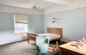 Property for Auction in London - 94 South End, Croydon, Surrey