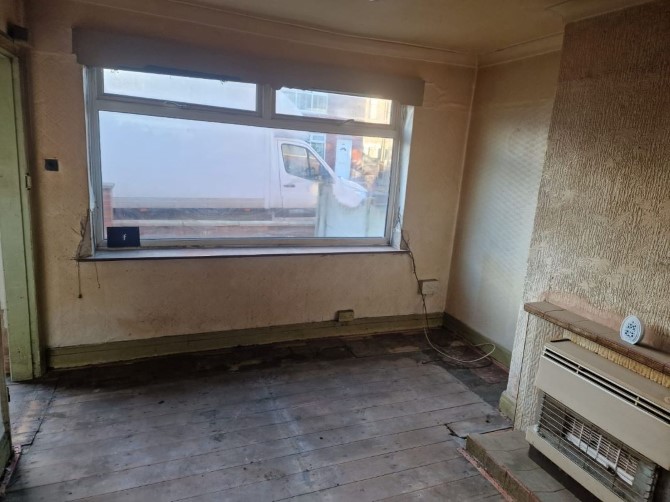 Property for Auction in London - 20 Laxey Crescent, Leigh, Lancashire