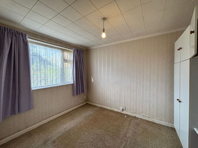 Property for Auction in London - 4 Heronslea, Watford, Hertfordshire