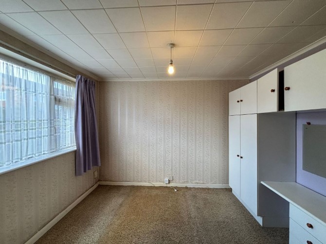 Property for Auction in London - 4 Heronslea, Watford, Hertfordshire