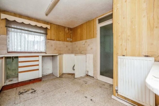 Property for Auction in London - 62 Foxglove Road, South Ockendon, Essex