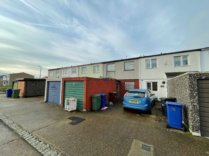 Property for Auction in London - 62 Foxglove Road, South Ockendon, Essex