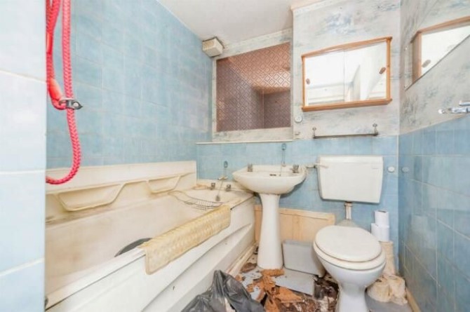 Property for Auction in London - 62 Foxglove Road, South Ockendon, Essex