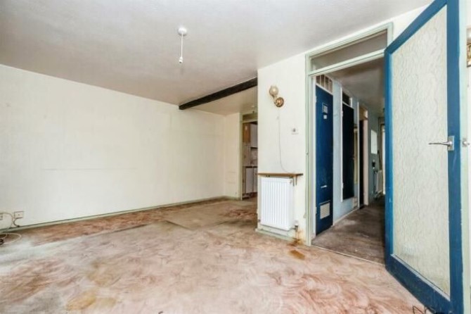 Property for Auction in London - 62 Foxglove Road, South Ockendon, Essex