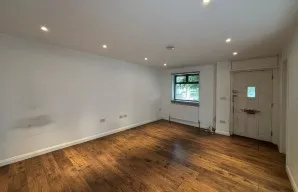 Property for Auction in London - 638D Green Lanes, Hornsey, London