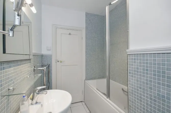 Property for Auction in London - Flat 1 Tavistock Court, Tavistock Square, Bloomsbury, London