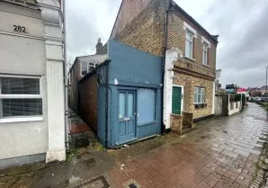 Property for Auction in London - 257A Queens Road, Wimbledon, London
