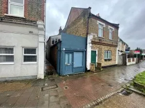 Property for Auction in London - 257A Queens Road, Wimbledon, London