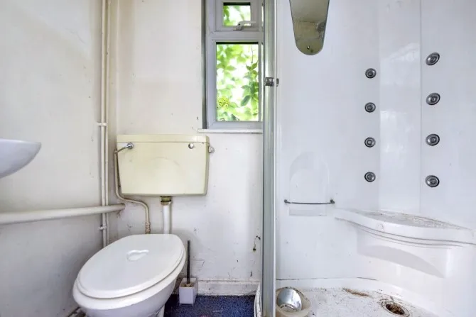 Property for Auction in London - 5 Rover Avenue, Jaywick, Essex