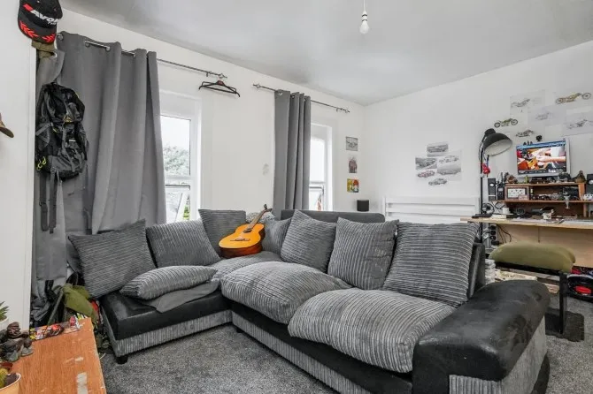 Property for Auction in London - 8 Templar Street, Dover, Kent