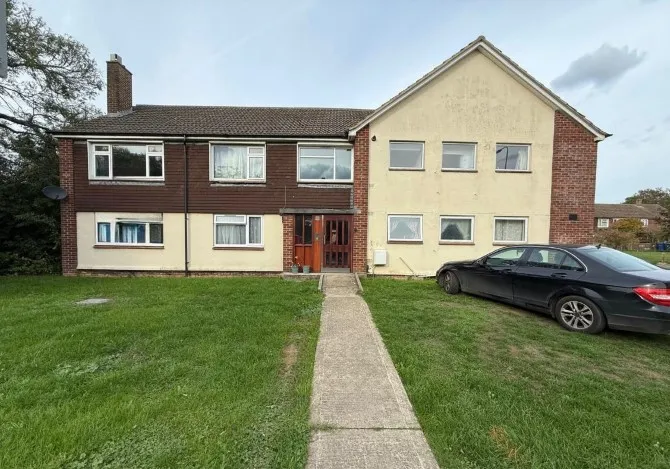 Property for Auction in London - 4 Lodden Close, Bicester, Oxfordshire