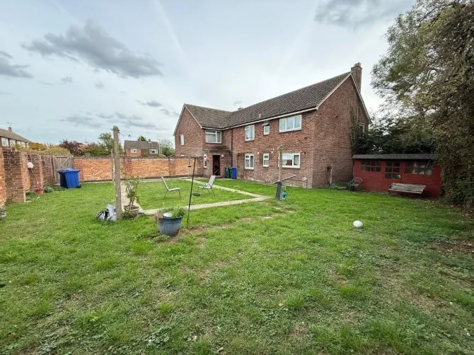 Property for Auction in London - 4 Lodden Close, Bicester, Oxfordshire
