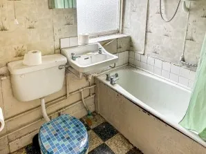 Property for Auction in London - 56 Thomas Road, Clacton-on-Sea, Essex