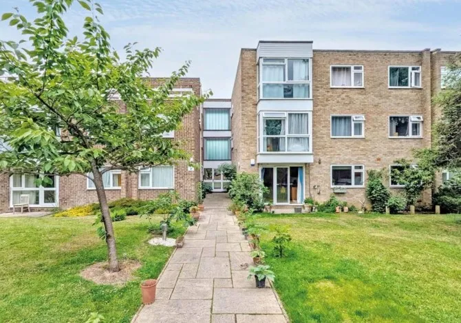Property for Auction in London - 26 Cadogan Close, Beckenham, Kent