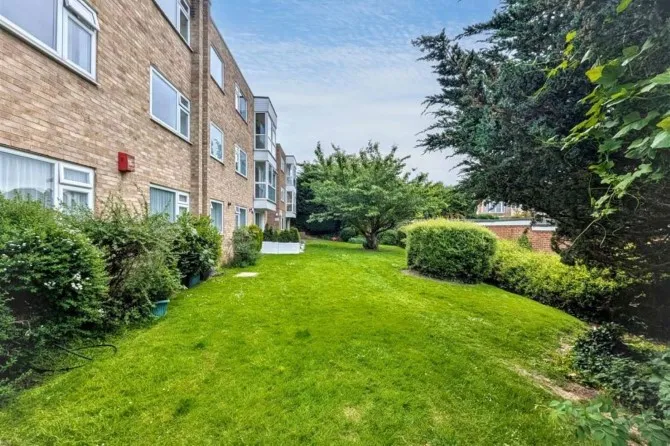 Property for Auction in London - 26 Cadogan Close, Beckenham, Kent