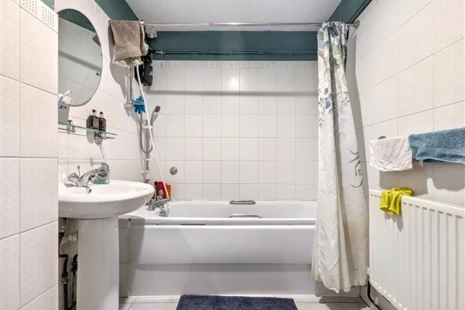 Property for Auction in London - 26 Cadogan Close, Beckenham, Kent