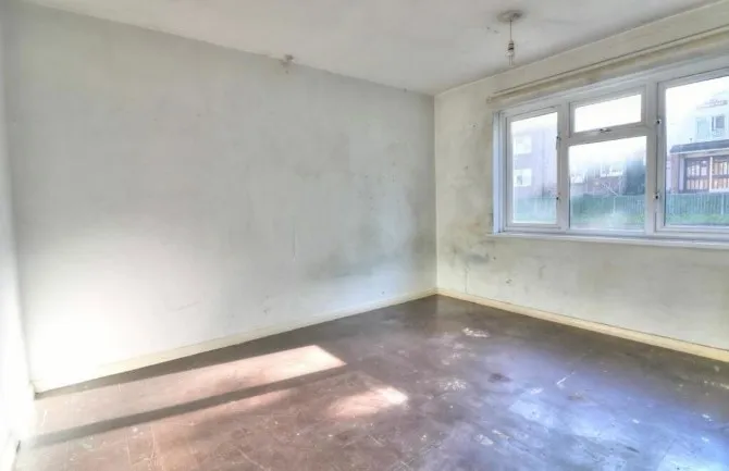Property for Auction in London - 18 Shorts Way, Rochester, Kent