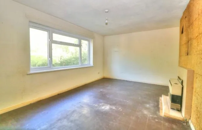 Property for Auction in London - 18 Shorts Way, Rochester, Kent