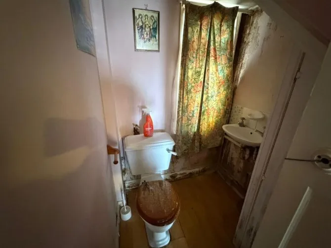 Property for Auction in London - 218 Carterhatch Road, Enfield, Middlesex