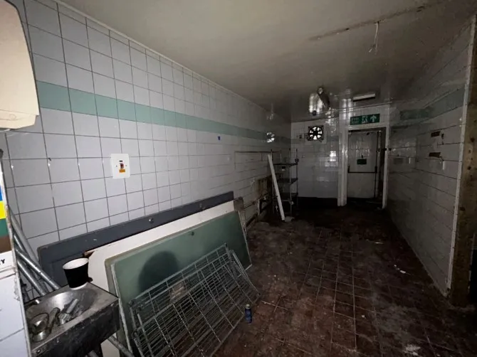 Property for Auction in London - 196 High Street, Barnet, Hertfordshire