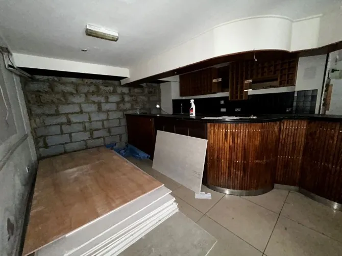 Property for Auction in London - 196 High Street, Barnet, Hertfordshire