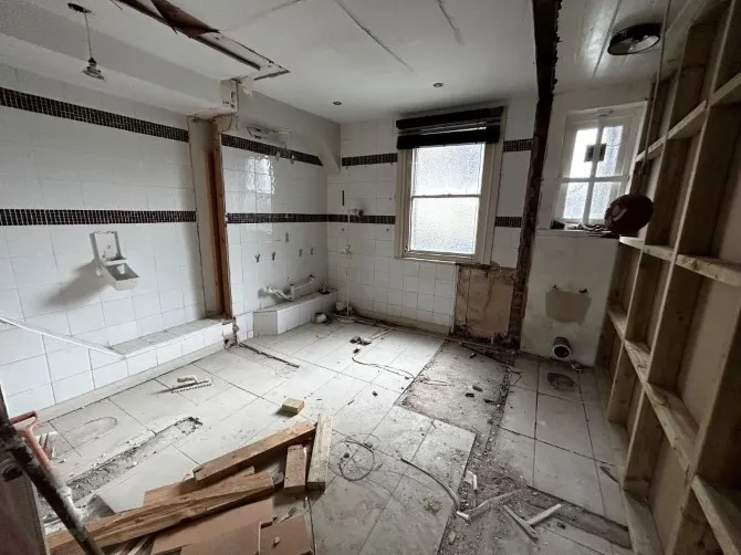 Property for Auction in London - 196 High Street, Barnet, Hertfordshire
