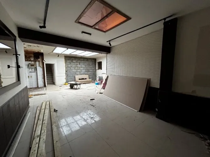 Property for Auction in London - 196 High Street, Barnet, Hertfordshire