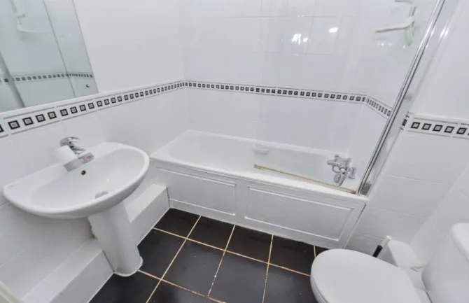 Property for Auction in London - 32 Triumph House, Manor House Drive, Coventry, West Midlands