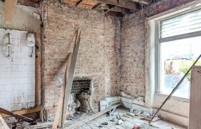 Property for Auction in London - 54 Lausanne Road, Peckham, London