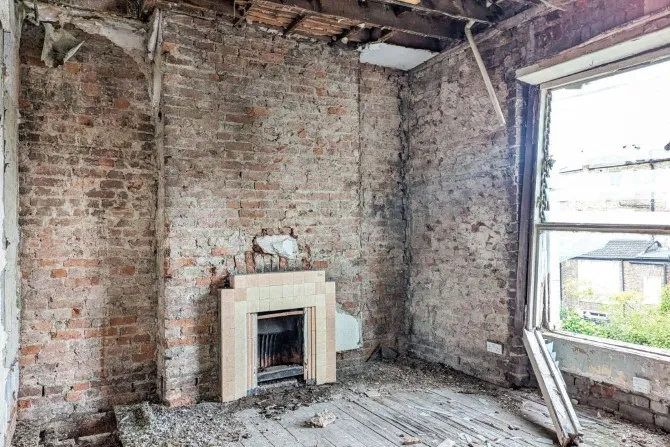 Property for Auction in London - 54 Lausanne Road, Peckham, London