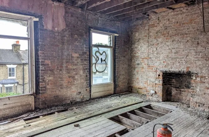 Property for Auction in London - 54 Lausanne Road, Peckham, London