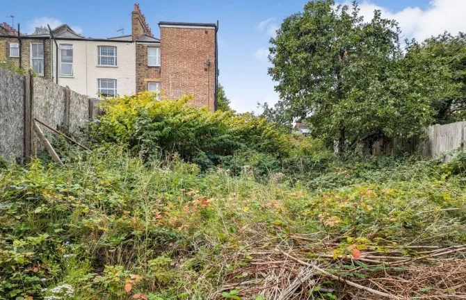 Property for Auction in London - 54 Lausanne Road, Peckham, London