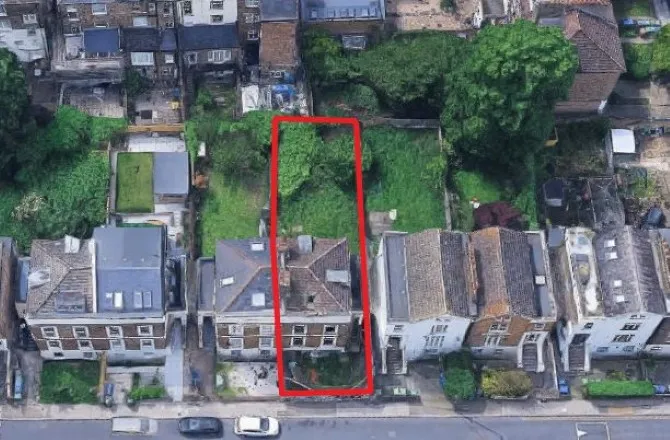 Property for Auction in London - 54 Lausanne Road, Peckham, London