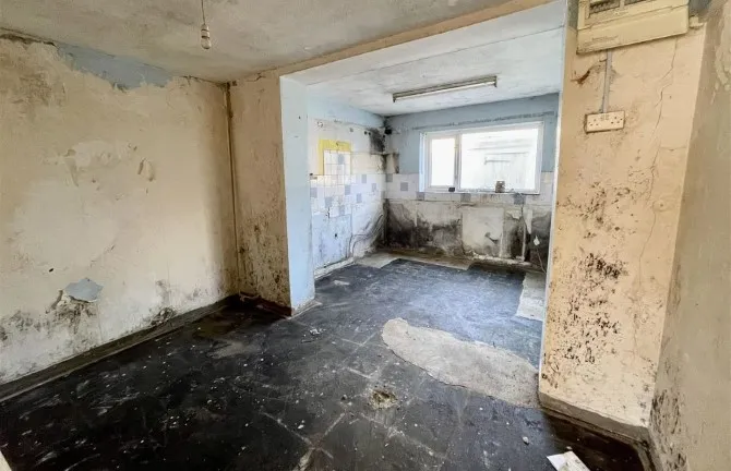 Property for Auction in London - 25 Crescent Road, Gwaun Cae Gurwen, Ammanford, Dyfed