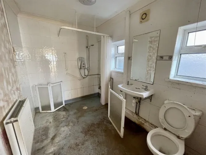 Property for Auction in London - 25 Crescent Road, Gwaun Cae Gurwen, Ammanford, Dyfed