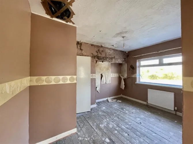 Property for Auction in London - 25 Crescent Road, Gwaun Cae Gurwen, Ammanford, Dyfed