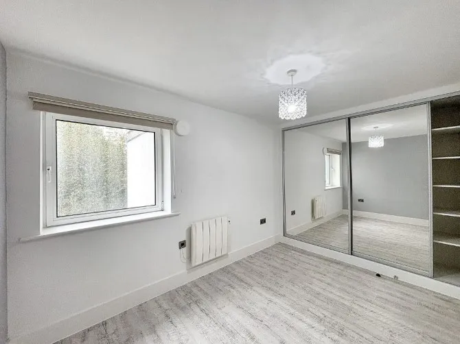 Property for Auction in London - 74 Holland Gardens, Brentford, Middlesex