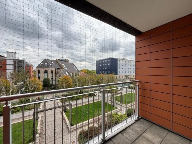 Property for Auction in London - 74 Holland Gardens, Brentford, Middlesex