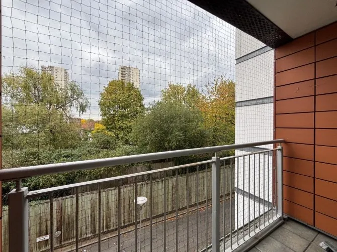Property for Auction in London - 74 Holland Gardens, Brentford, Middlesex