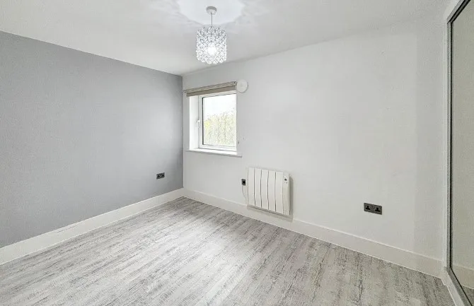 Property for Auction in London - 74 Holland Gardens, Brentford, Middlesex