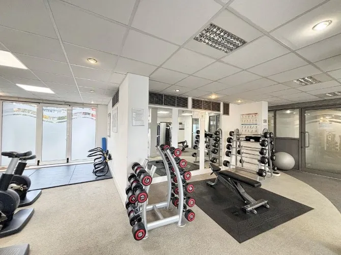 Property for Auction in London - 74 Holland Gardens, Brentford, Middlesex
