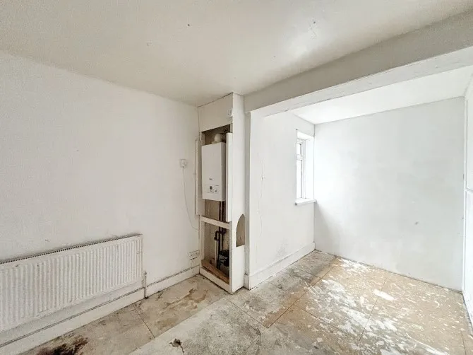 Property for Auction in London - 182 Luton Road, Chatham, Medway
