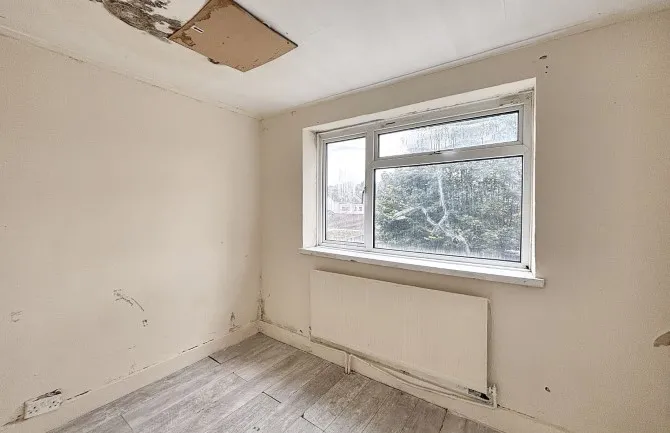 Property for Auction in London - 182 Luton Road, Chatham, Medway