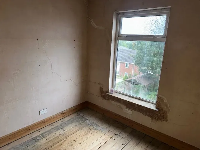 Property for Auction in London - 16 Newport Street, Oldham, Lancashire