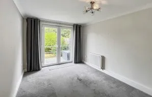 Property for Auction in London - 13 Amberley Court, Sidcup, Kent